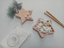 Load image into Gallery viewer, White Felt stars - loose parts EY quantities