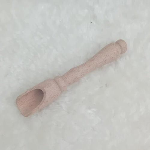 Beech Wood Scoop - small head, long handle