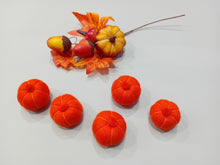 Load image into Gallery viewer, Set of felt pumpkins for loose parts play