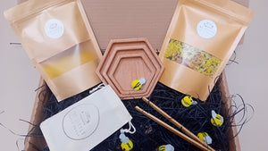 Bee sensory playbox